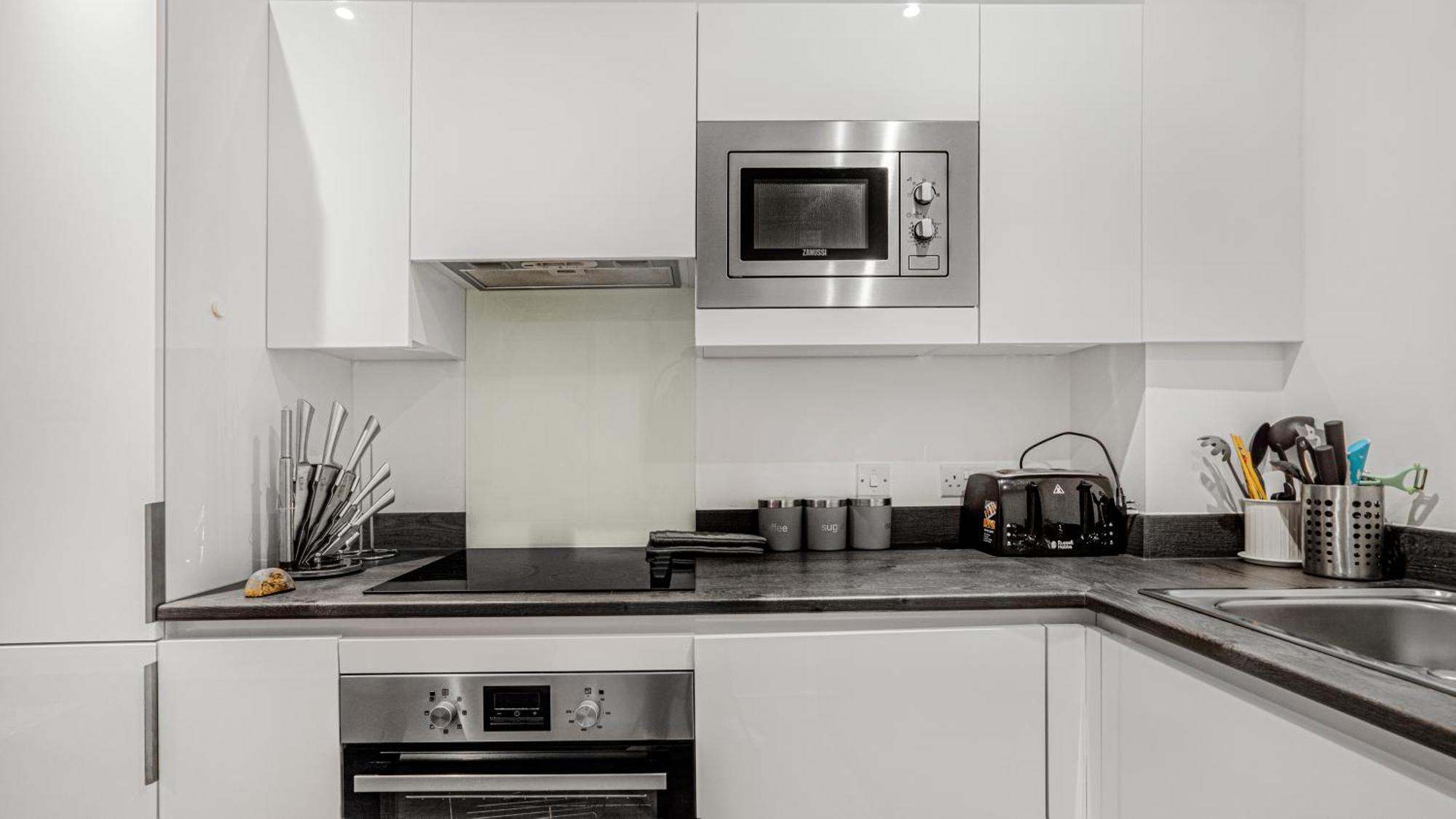 Oceanic Bliss: 2 Bed 2 Bath + Free Park + Netflix Leilighet Birmingham Eksteriør bilde
