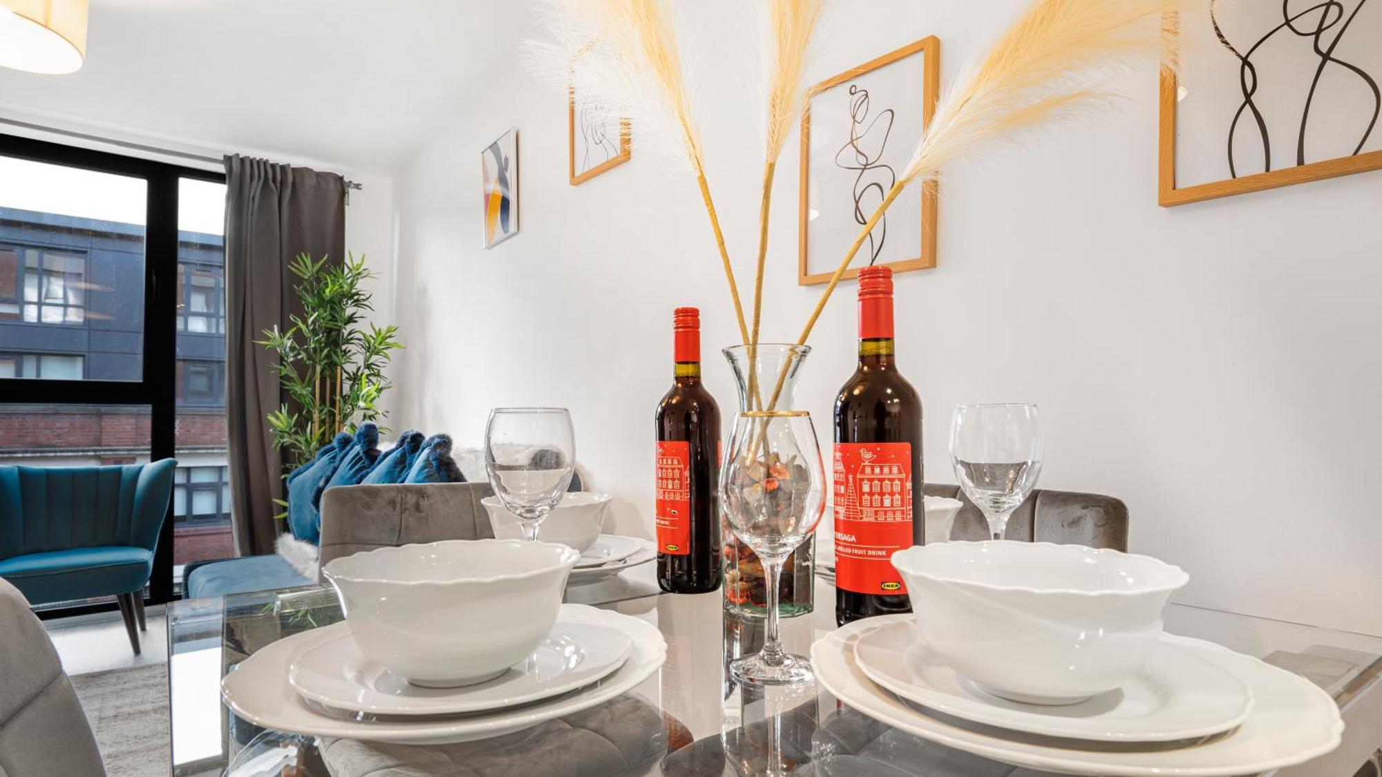 Oceanic Bliss: 2 Bed 2 Bath + Free Park + Netflix Leilighet Birmingham Eksteriør bilde